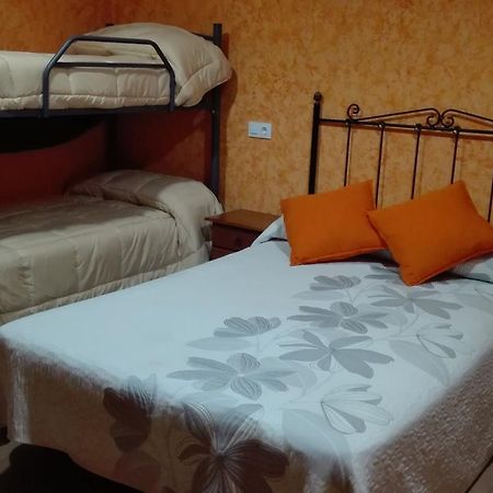 Hotel Hostal La Aldaba Montearagon Zewnętrze zdjęcie