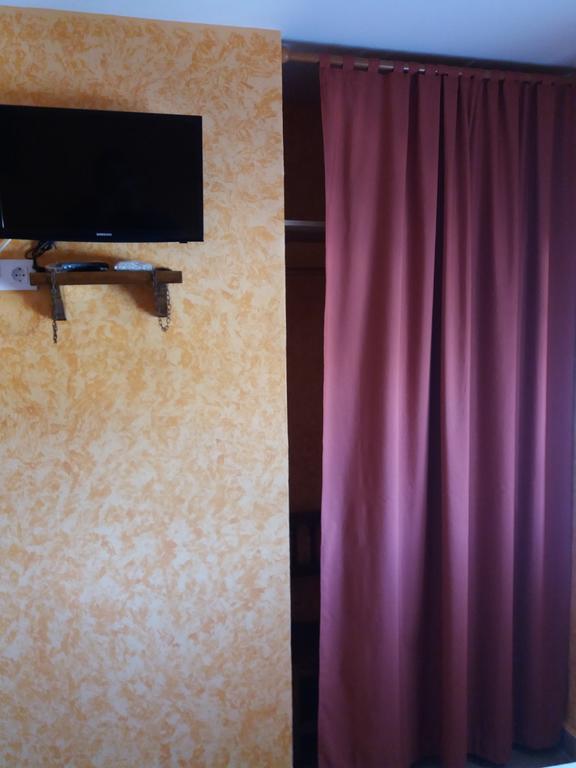 Hotel Hostal La Aldaba Montearagon Zewnętrze zdjęcie