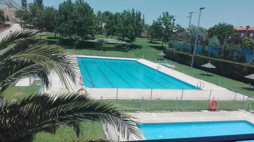 Hotel Hostal La Aldaba Montearagon Zewnętrze zdjęcie