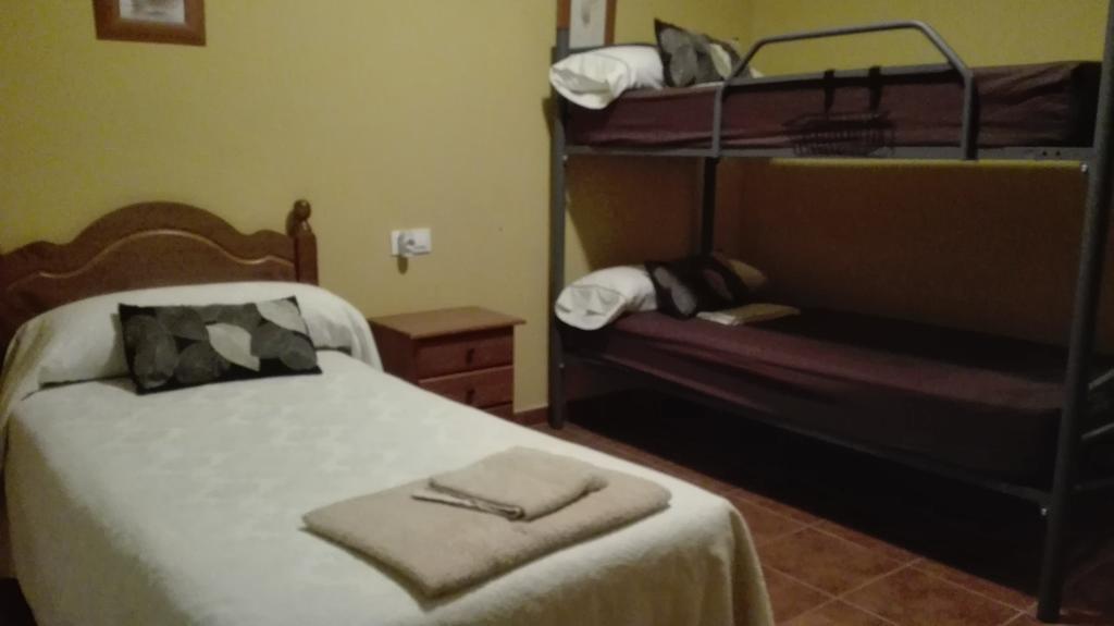Hotel Hostal La Aldaba Montearagon Zewnętrze zdjęcie