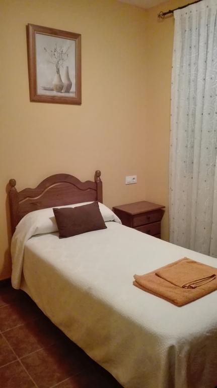 Hotel Hostal La Aldaba Montearagon Zewnętrze zdjęcie