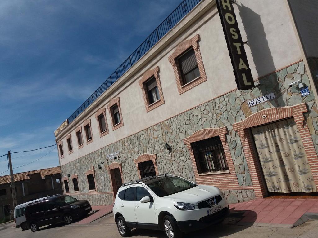 Hotel Hostal La Aldaba Montearagon Zewnętrze zdjęcie