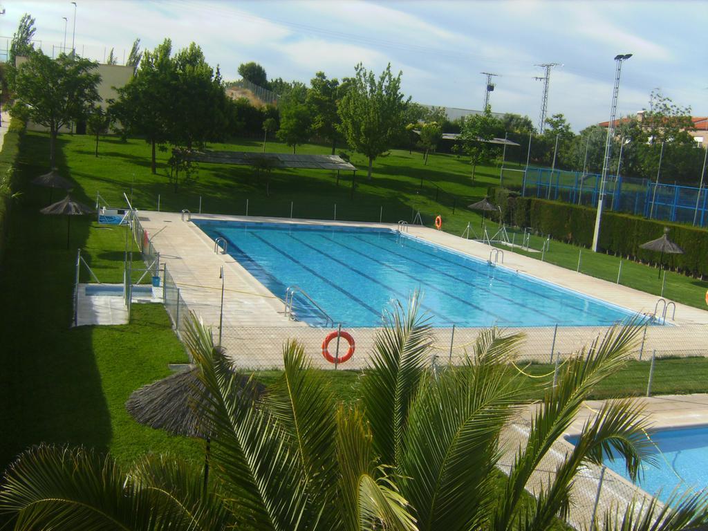 Hotel Hostal La Aldaba Montearagon Zewnętrze zdjęcie