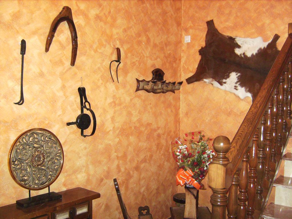 Hotel Hostal La Aldaba Montearagon Zewnętrze zdjęcie