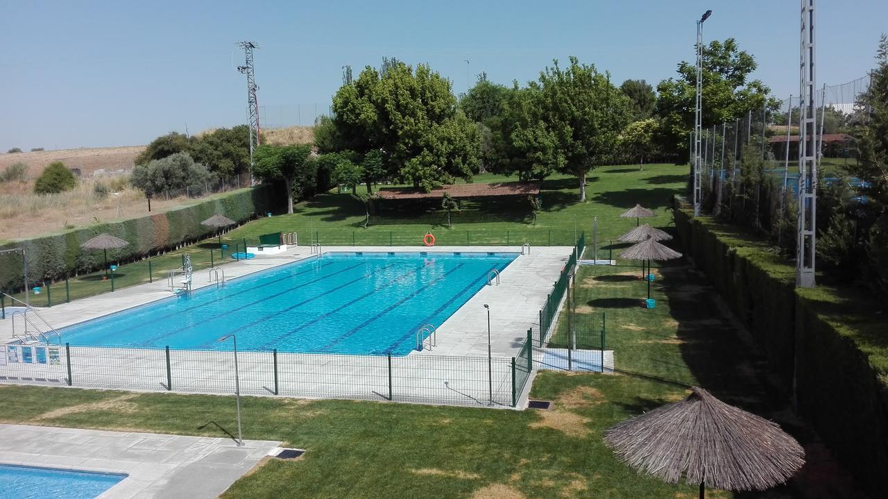 Hotel Hostal La Aldaba Montearagon Zewnętrze zdjęcie